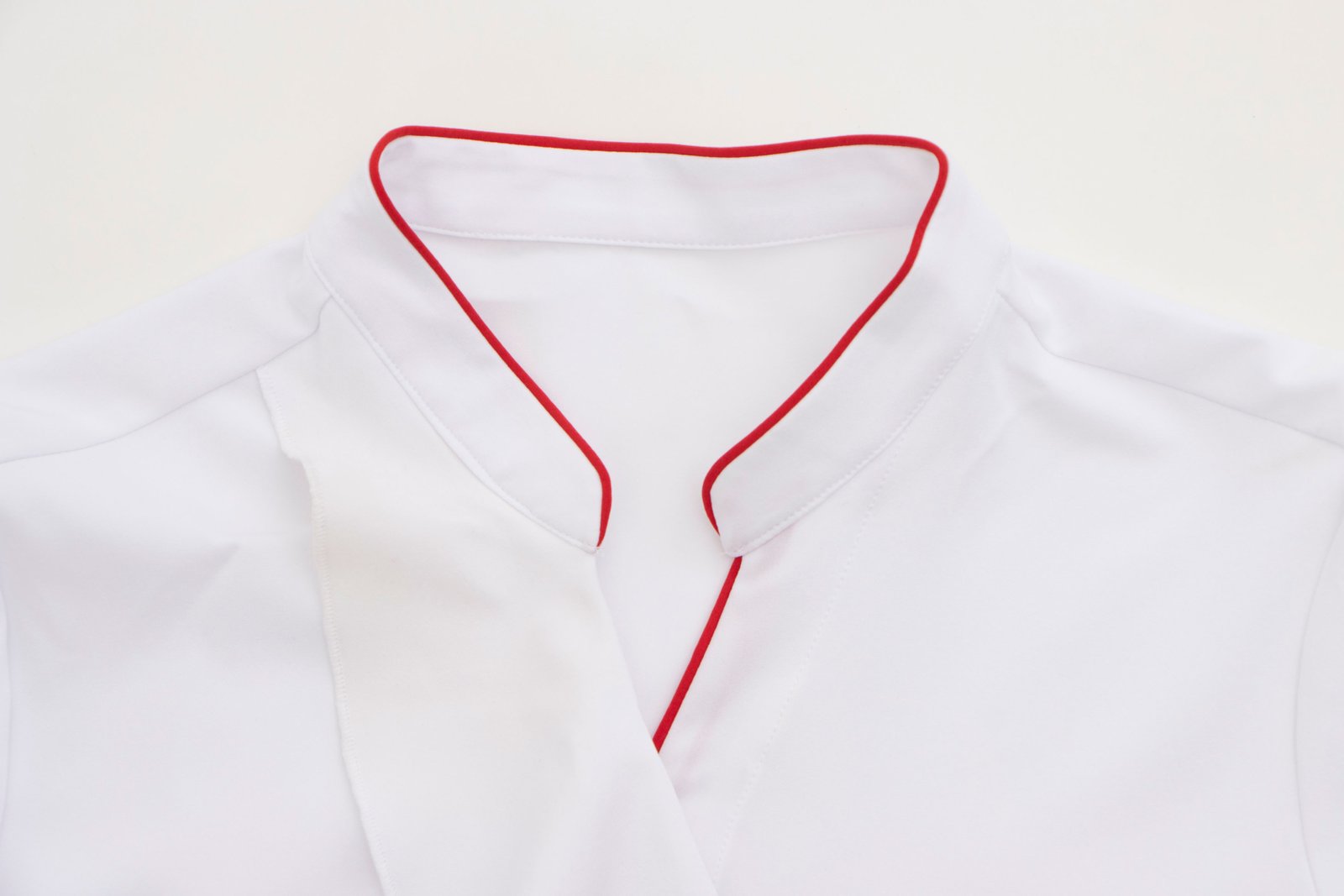 Blusa Blanca Cuello Pañuelo